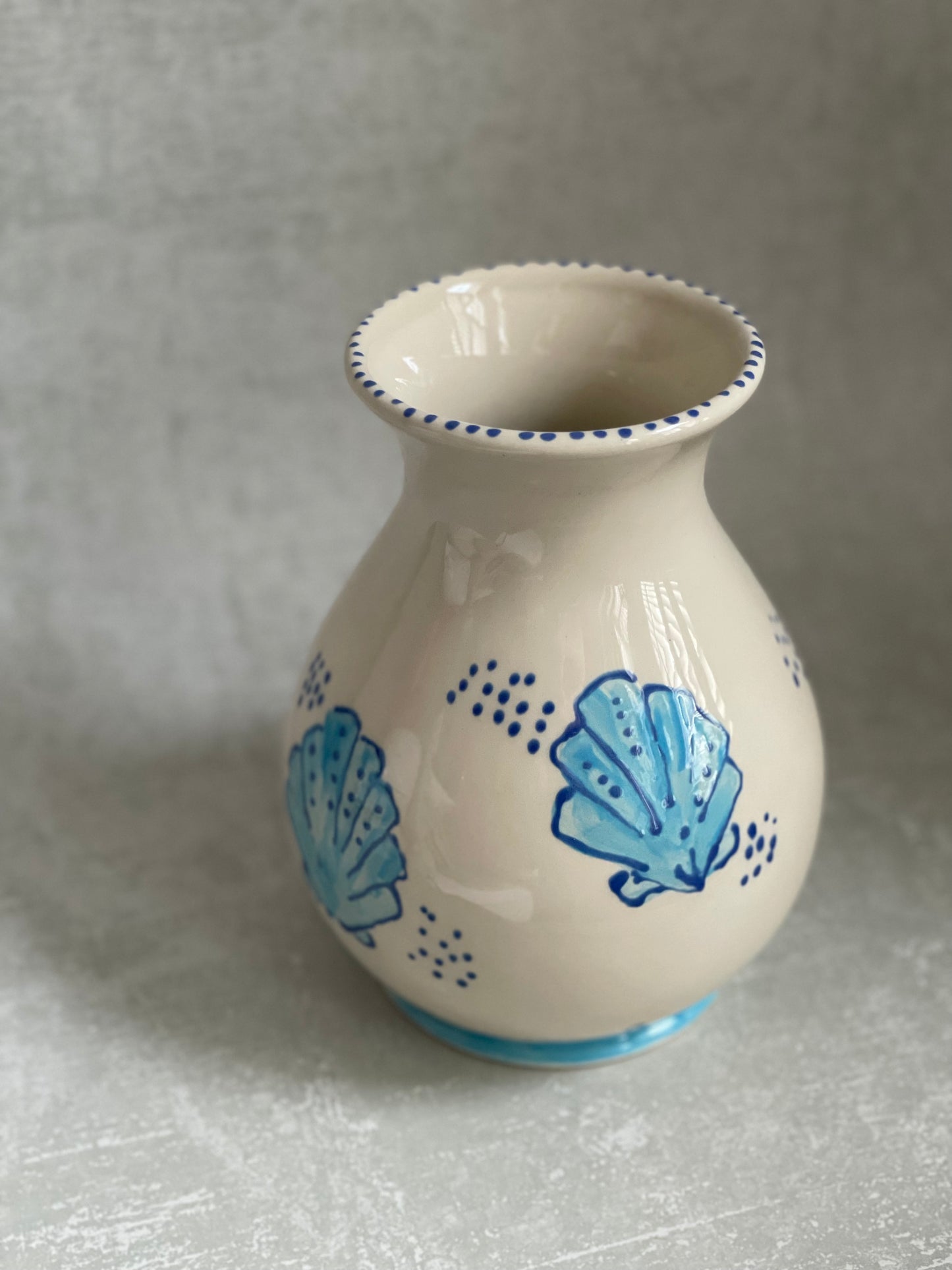 Hand-painted Shell Tulip Vase