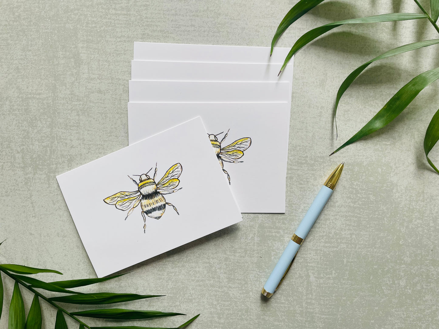 Set of 5 matching bee cards made in the UK