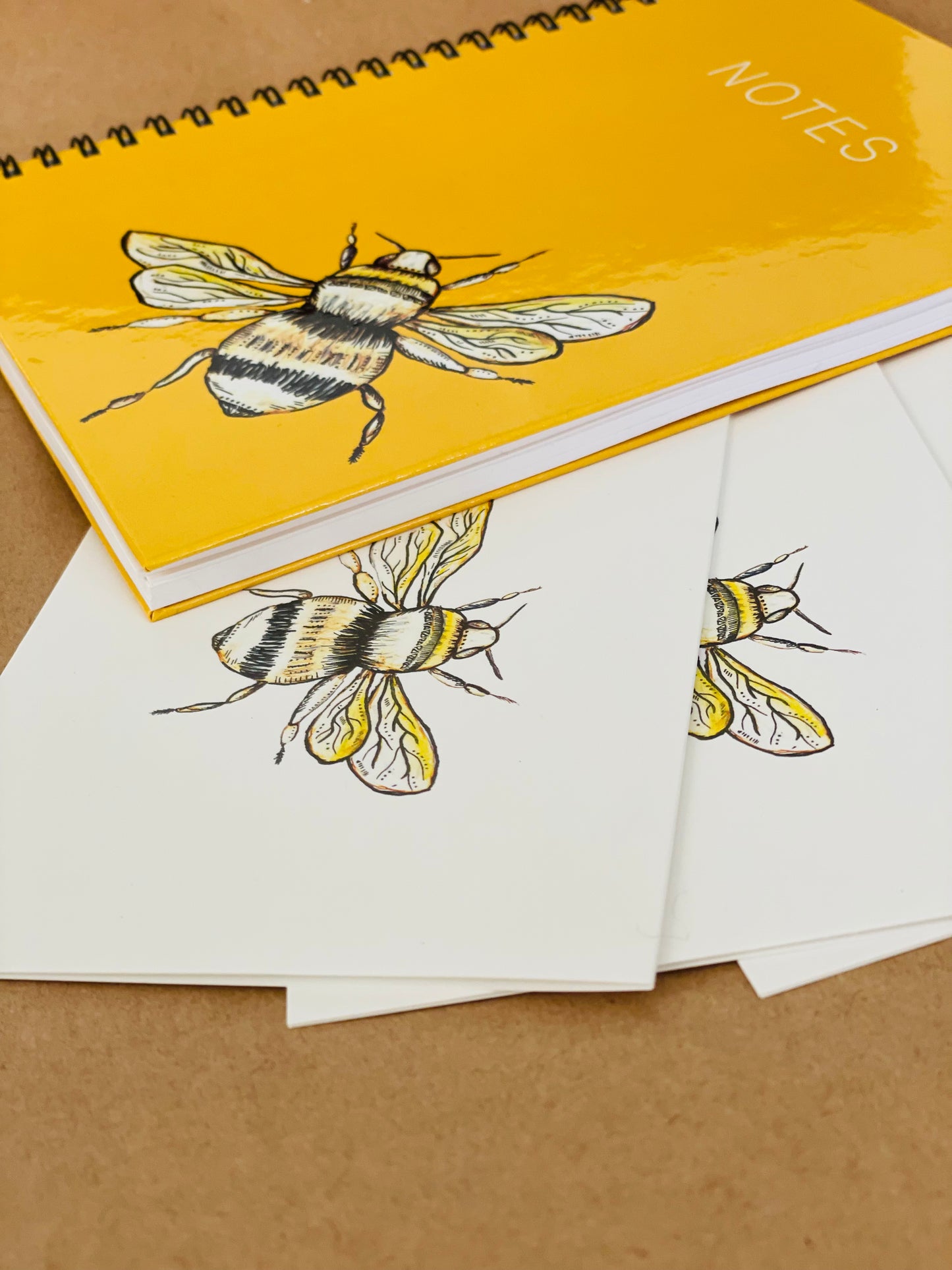 Bee stationery set with notebooks and 5 cards